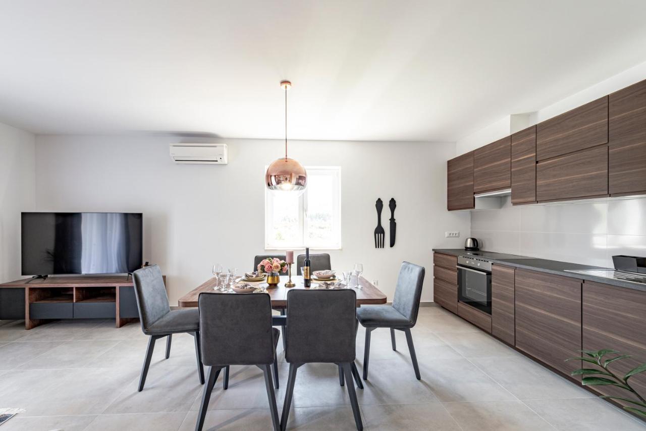 Villa Gold Residence 2 米利尼 外观 照片
