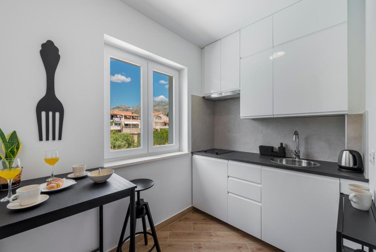 Villa Gold Residence 2 米利尼 外观 照片