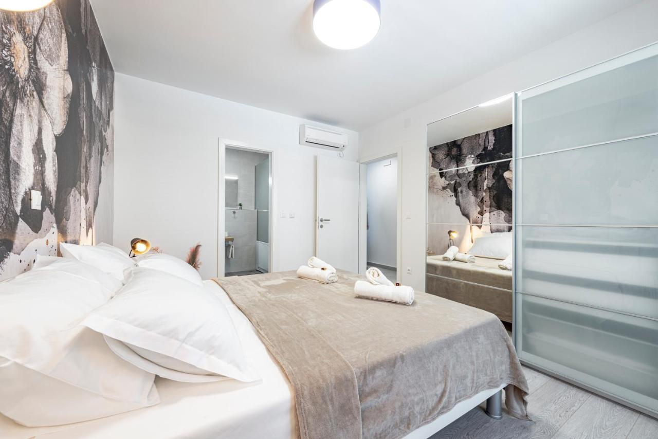 Villa Gold Residence 2 米利尼 外观 照片
